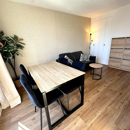 Nid Douillet Et Convivial A Gambetta, 20eme Apartment Paris